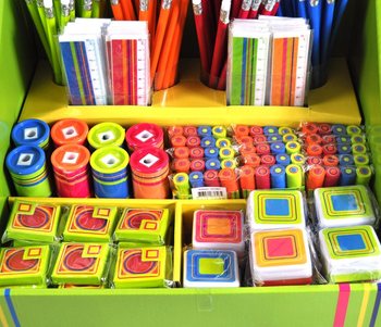 Billig Display fylt med Skrivesaker (232 stk.)