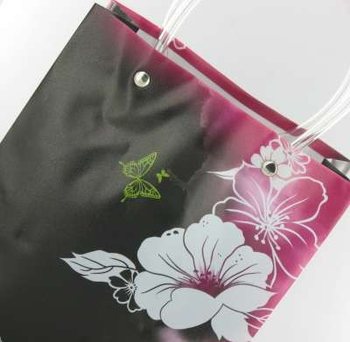 B&aelig;repose / Gavepose Sort/Rosa/Hvit Blomst Medium (12 stk.)