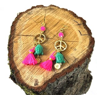 Øredobber Fuchsia / Grønn Buddha (1 stk.)