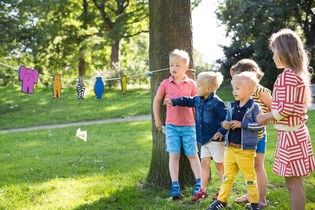 BS BUITENSPEEL &ndash; KASTESPILL MED DYRERUMPER I TRE (2 stk.)