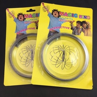 Magic Rings / Flow Rings - Kinetisk 3D Magisk Ring - MULTI FARGE | P&Aring; KORT (12 stk.)